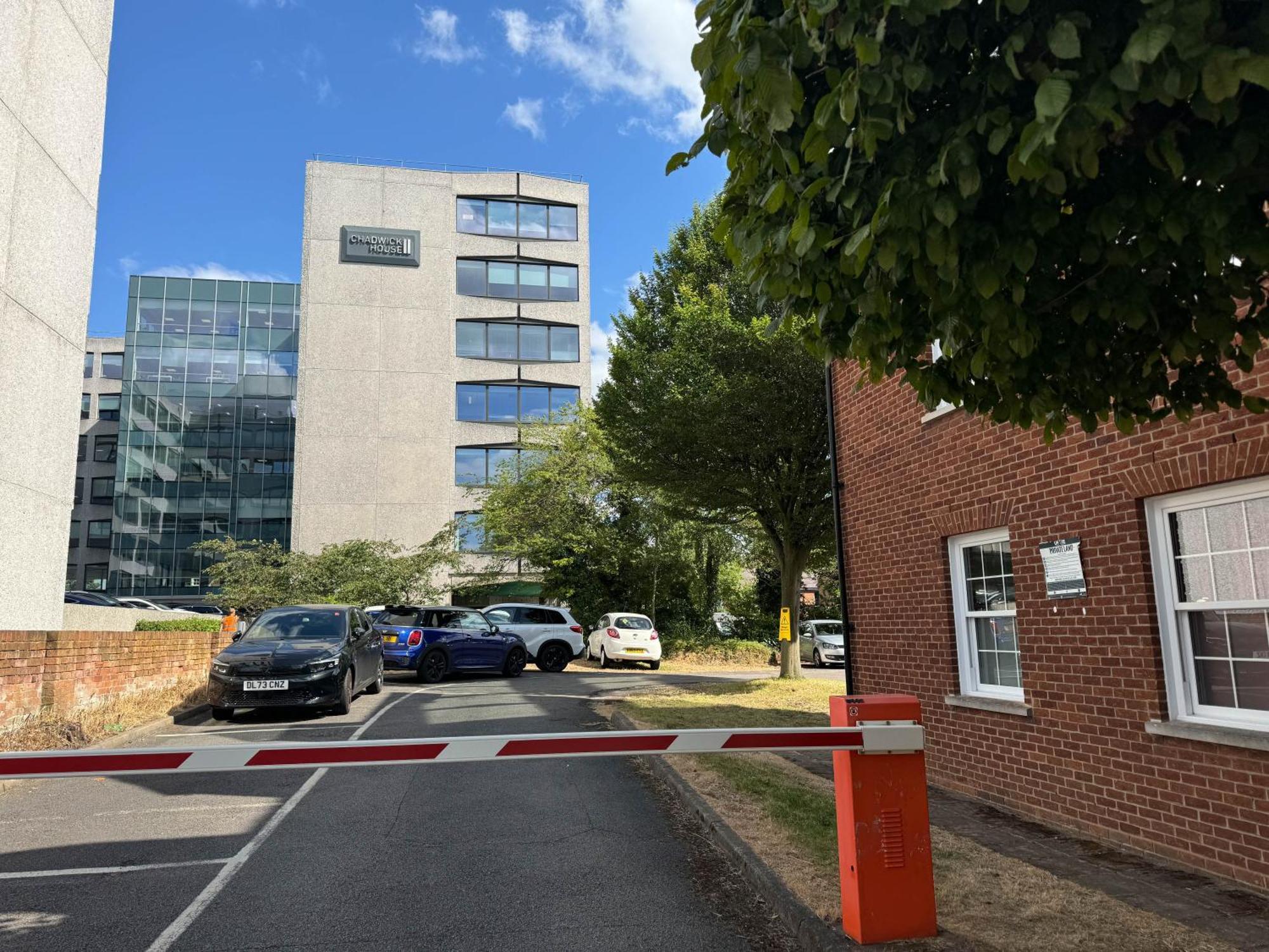 Apartment Luxury En-suite In Prime Town Centre Location *