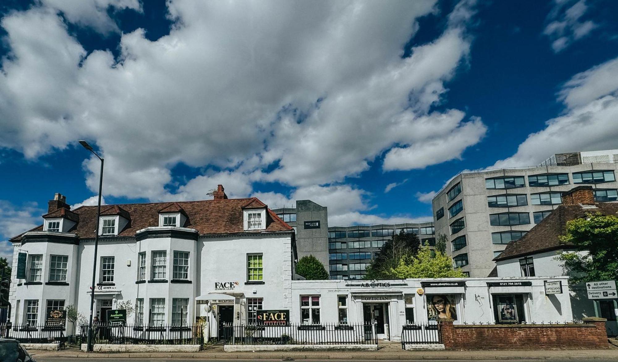 Luxury En-suite In Prime Town Centre Location Apartment Solihull