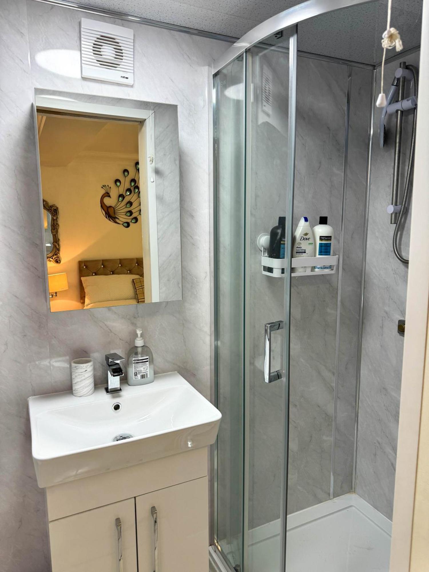 Luxury En-suite In Prime Town Centre Location Apartment Solihull