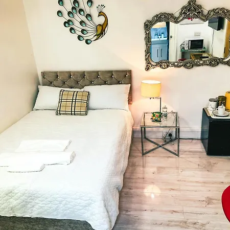 Luxury En-Suite Room In Prime Solihull Town Centre Location Buitenkant foto