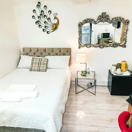 Luxury En-Suite Room In Prime Solihull Town Centre Location Buitenkant foto