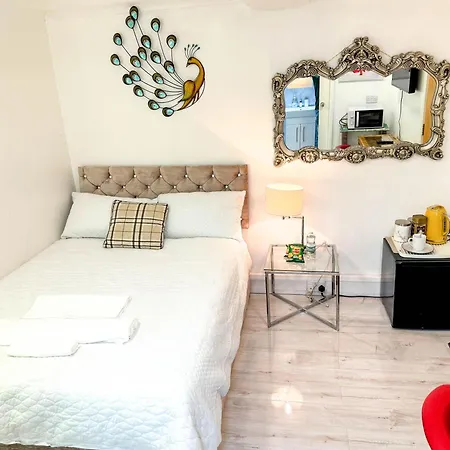 Luxury En-Suite Room In Prime Solihull Town Centre Location Buitenkant foto