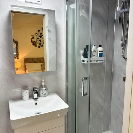 Luxury En-Suite Room In Prime Solihull Town Centre Location Buitenkant foto